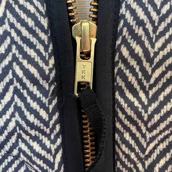 EUC J. Crew Excursion HOUNDSTOOTH Quilted Puffer Vest Gray Black Size XS - Picture 10 of 11